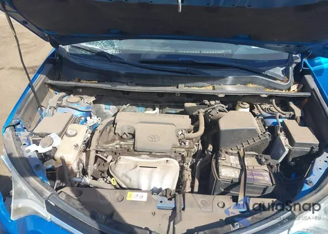 2017 Toyota Rav4 Le z USA, uszkodzony, nr VIN JTMZFREV7HJ111486